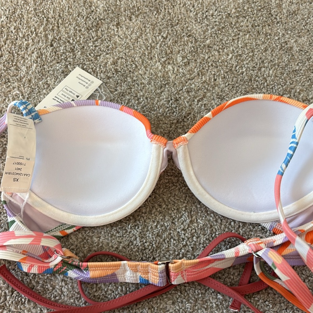 Colorful Floral and Crochet Bikini Top Set - Picture 3 of 6